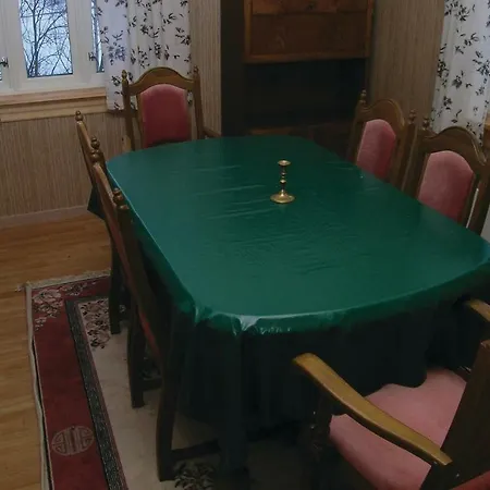 Semesterbostad Four-bedroom Holiday In