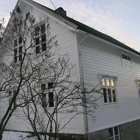 Four-bedroom Holiday In Semesterbostad